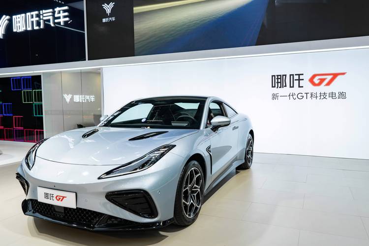 重庆奉节县磊梦腾企业管理咨询哪吒汽车在智能汽车领域的表现，领途汽车在新能源汽车市场中的影响力